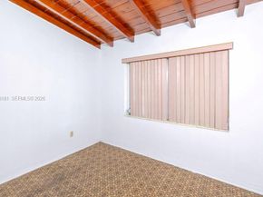 670 SE 1st St, Hialeah FL 33010