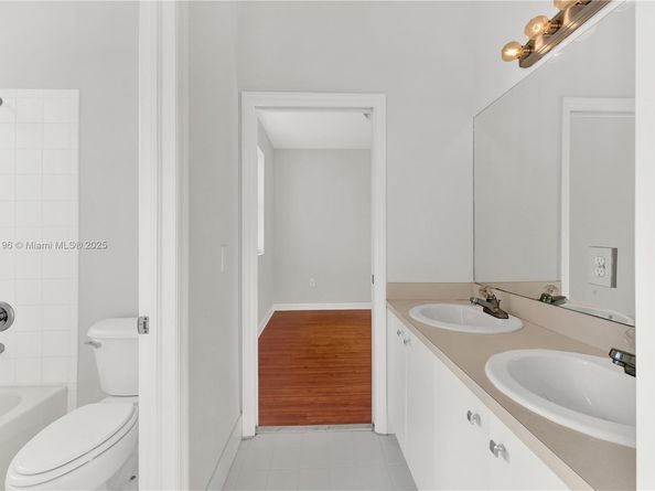 8450 NW 113th Psge, Doral FL 33178