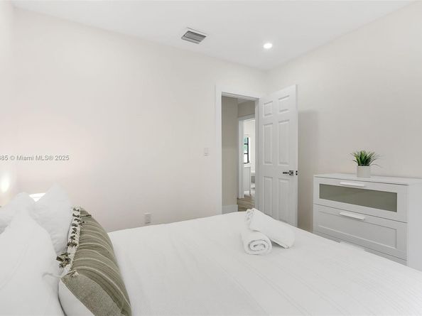 1335 NE 133rd St, North Miami FL 33161