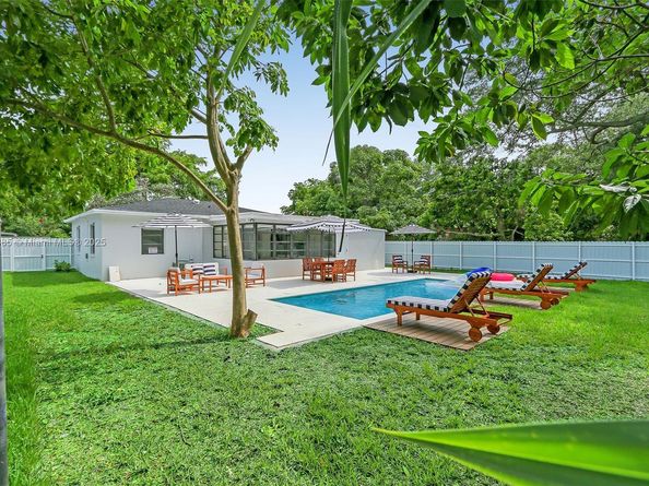 1335 NE 133rd St, North Miami FL 33161