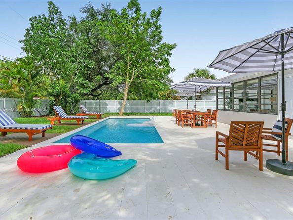 1335 NE 133rd St, North Miami FL 33161