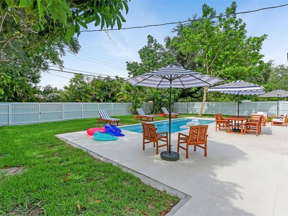 1335 NE 133rd St, North Miami FL 33161