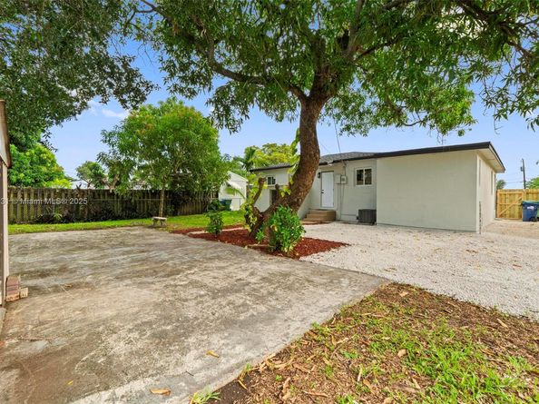 2941 NW 69th Ter, Miami FL 33147