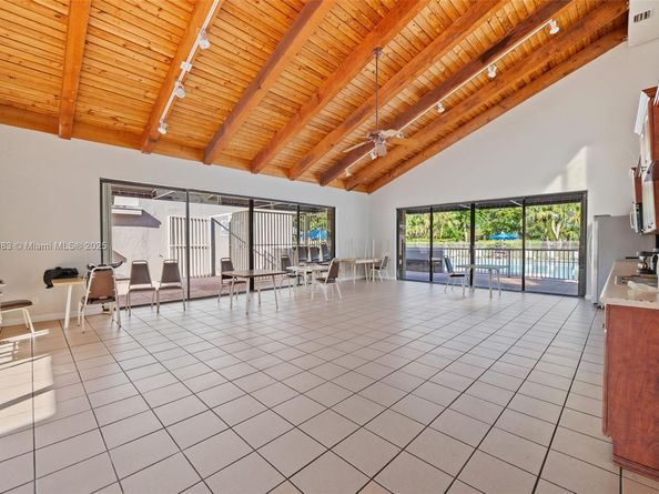 11318 NW 16th St, Pembroke Pines FL 33026