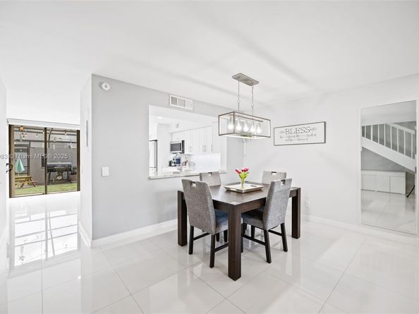 11318 NW 16th St, Pembroke Pines FL 33026