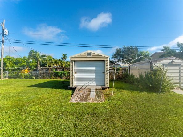 15445 Garfield Dr, Homestead FL 33033