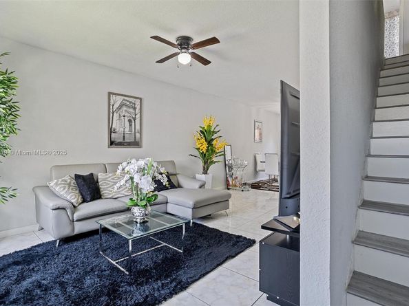 422 NW 84th St 422, Miami FL 33150