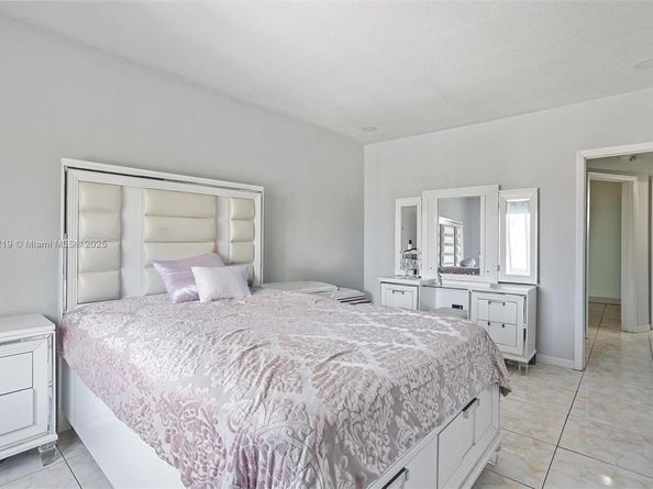 422 NW 84th St 422, Miami FL 33150