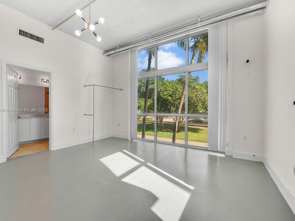 2100 Van Buren St 206, Hollywood FL 33020