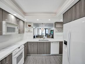 1167 Hillsboro Mile 607, Hillsboro Beach FL 33062