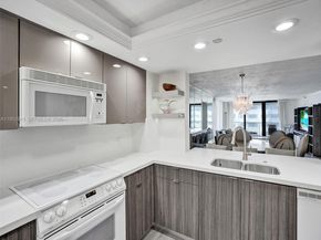 1167 Hillsboro Mile 607, Hillsboro Beach FL 33062