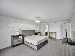 1167 Hillsboro Mile 607, Hillsboro Beach FL 33062