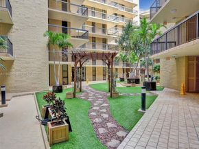 1167 Hillsboro Mile 607, Hillsboro Beach FL 33062