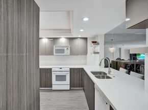 1167 Hillsboro Mile 607, Hillsboro Beach FL 33062