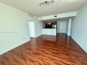 300 S Biscayne Blvd T3014, Miami FL 33131