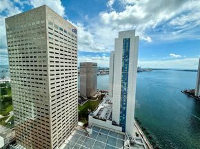 300 S Biscayne Blvd T3014, Miami FL 33131
