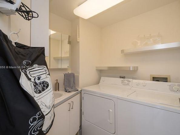 21205 Yacht Club Dr 3209, Aventura FL 33180