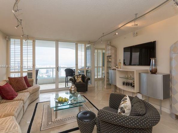 21205 Yacht Club Dr 3209, Aventura FL 33180