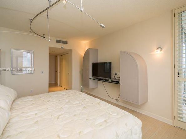 21205 Yacht Club Dr 3209, Aventura FL 33180