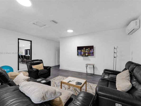 551 SW 127th Ave, Miami FL 33184