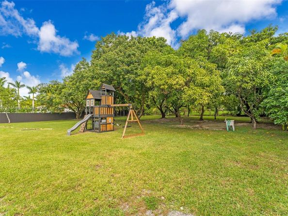 551 SW 127th Ave, Miami FL 33184