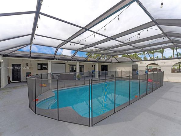 551 SW 127th Ave, Miami FL 33184