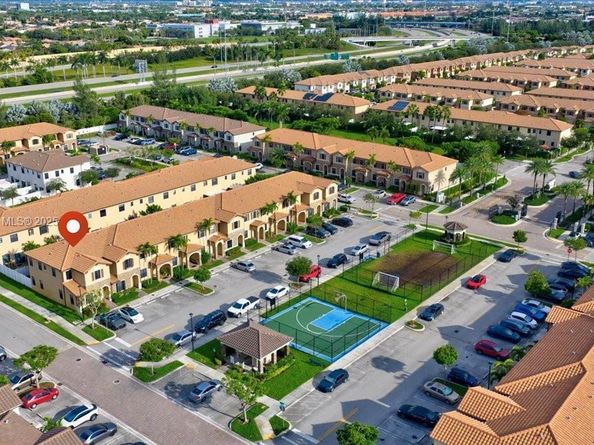 9287 W 33rd Ln, Hialeah FL 33018