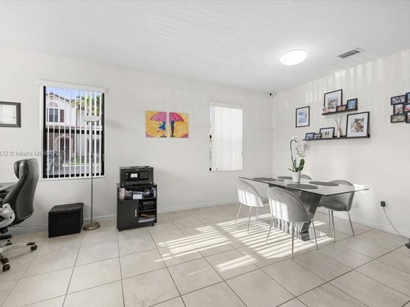 9287 W 33rd Ln, Hialeah FL 33018