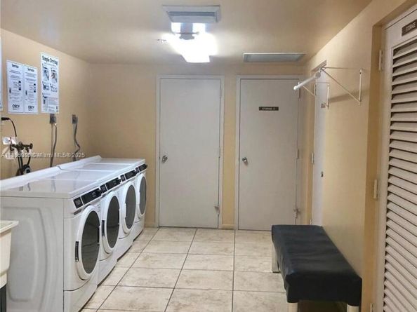 919 Hillcrest Dr 306, Hollywood FL 33021