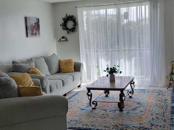 919 Hillcrest Dr 306, Hollywood FL 33021