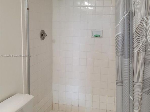 919 Hillcrest Dr 306, Hollywood FL 33021