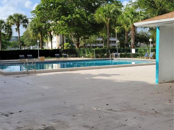 919 Hillcrest Dr 306, Hollywood FL 33021
