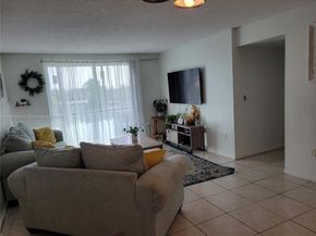 919 Hillcrest Dr 306, Hollywood FL 33021