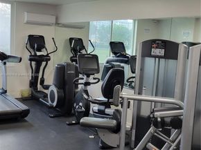 919 Hillcrest Dr 306, Hollywood FL 33021