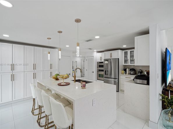 741 SW 99th Ct Cir, Miami FL 33174