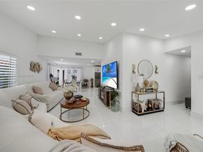 741 SW 99th Ct Cir, Miami FL 33174
