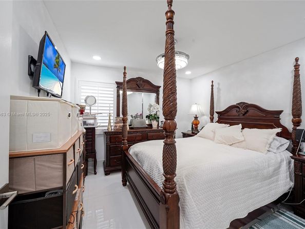 741 SW 99th Ct Cir, Miami FL 33174