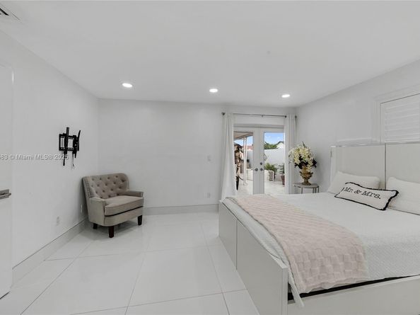 741 SW 99th Ct Cir, Miami FL 33174