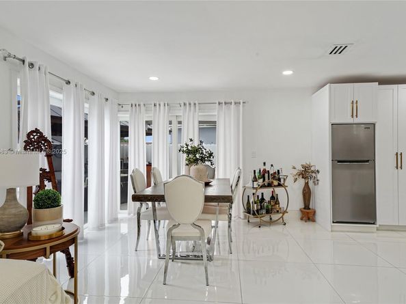 741 SW 99th Ct Cir, Miami FL 33174