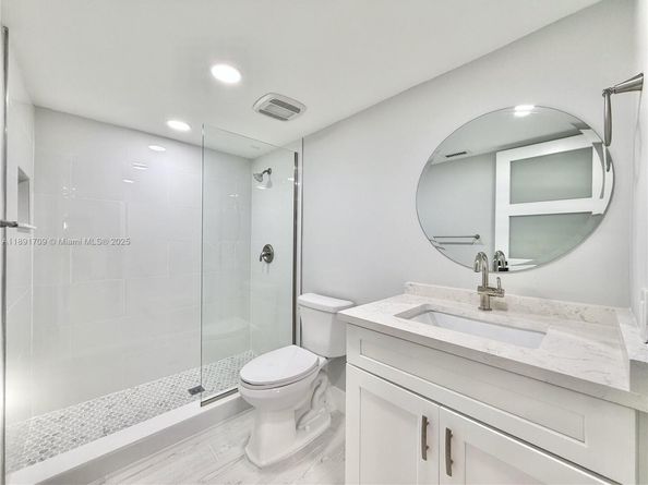 8429 N Coral Cir, North Lauderdale FL 33068