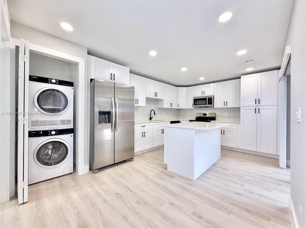 8429 N Coral Cir, North Lauderdale FL 33068