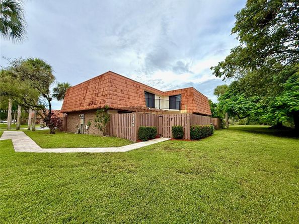 8429 N Coral Cir, North Lauderdale FL 33068