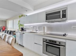 102 24th St 1427, Miami Beach FL 33139