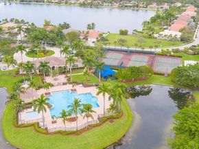 1561 SW 187th Ave, Pembroke Pines FL 33029