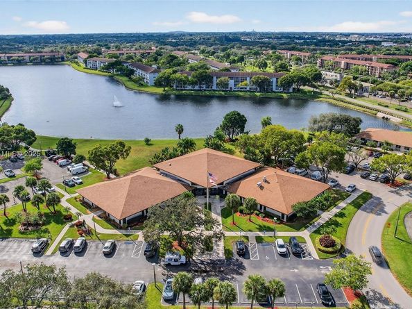 13705 SW 12th St 103B, Pembroke Pines FL 33027