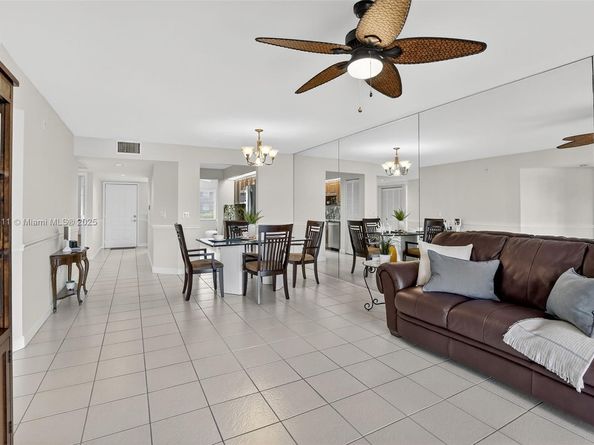 13705 SW 12th St 103B, Pembroke Pines FL 33027