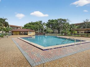 13705 SW 12th St 103B, Pembroke Pines FL 33027