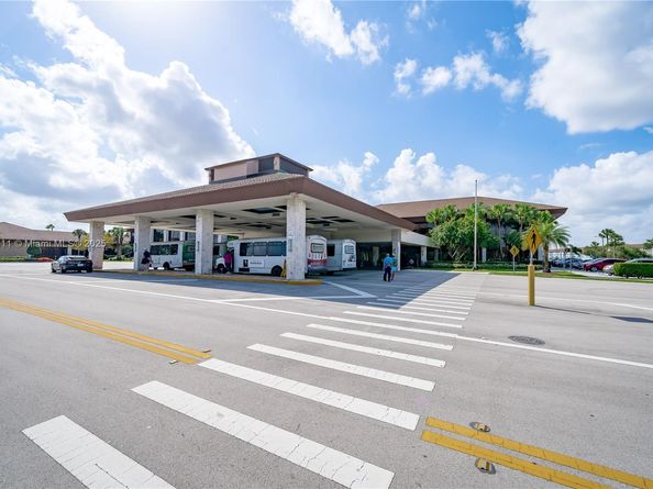 13705 SW 12th St 103B, Pembroke Pines FL 33027