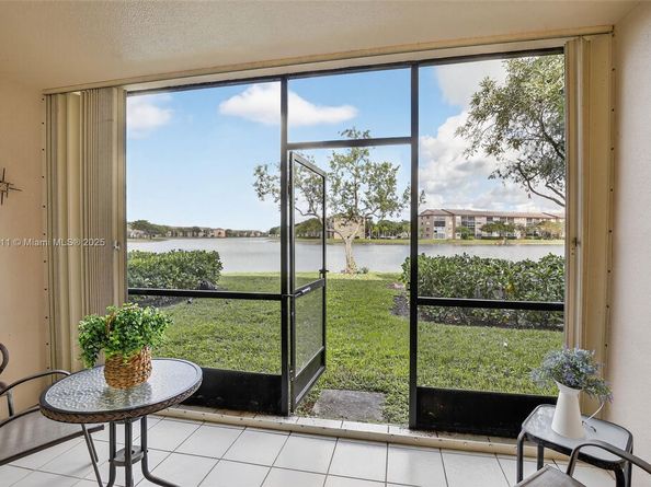 13705 SW 12th St 103B, Pembroke Pines FL 33027