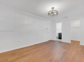 927 NE 199th St 202, Miami FL 33179